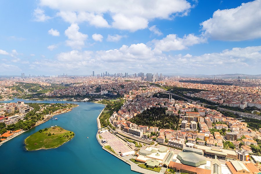 Which nationalities can buy property in Turkey and get Turkish citizenship