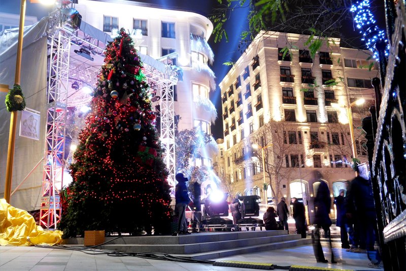 نیشانتاشی یکی از معروف‌ترین محله‌های لوکس استانبول است که به عنوان مرکز مد و برندهای جهانی شناخته می‌شود این منطقه بیشتر برای افرادی مناسب است که به سبک زندگی شهری و پرجنب‌وجوش علاقه دارند خیابان‌های این محله پر از بوتیک‌های برند، کافه‌های شیک و رستوران‌های لوکس است که فضای خاصی ایجاد کرده‌اند دسترسی عالی به نقاط مختلف شهر و تقاضای بالا برای خرید ملک باعث شده این منطقه همیشه جزو گزینه‌های محبوب سرمایه‌گذاران باشد